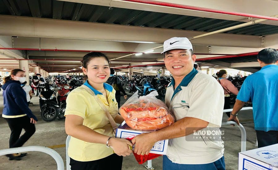 The grassroots trade union of TKG Taekwang Vina Joint Stock Company has many activities to care for and take care of female workers. Photo: Ha Anh Chien