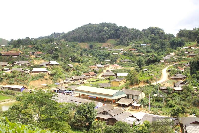 Bản vùng biên Lao Khô, xã Phiêng Khoài, tỉnh Sơn La. Ảnh: Trường Sơn