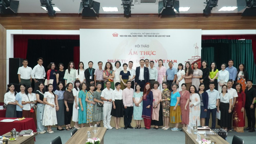 Hội thảo “Ẩm thực với phát triển du lịch Việt Nam” quy tụ các chuyên gia, nhà quản lý và doanh nghiệp nhằm tìm giải pháp đưa ẩm thực trở thành điểm nhấn thu hút du khách quốc tế. Ảnh: Minh Vũ