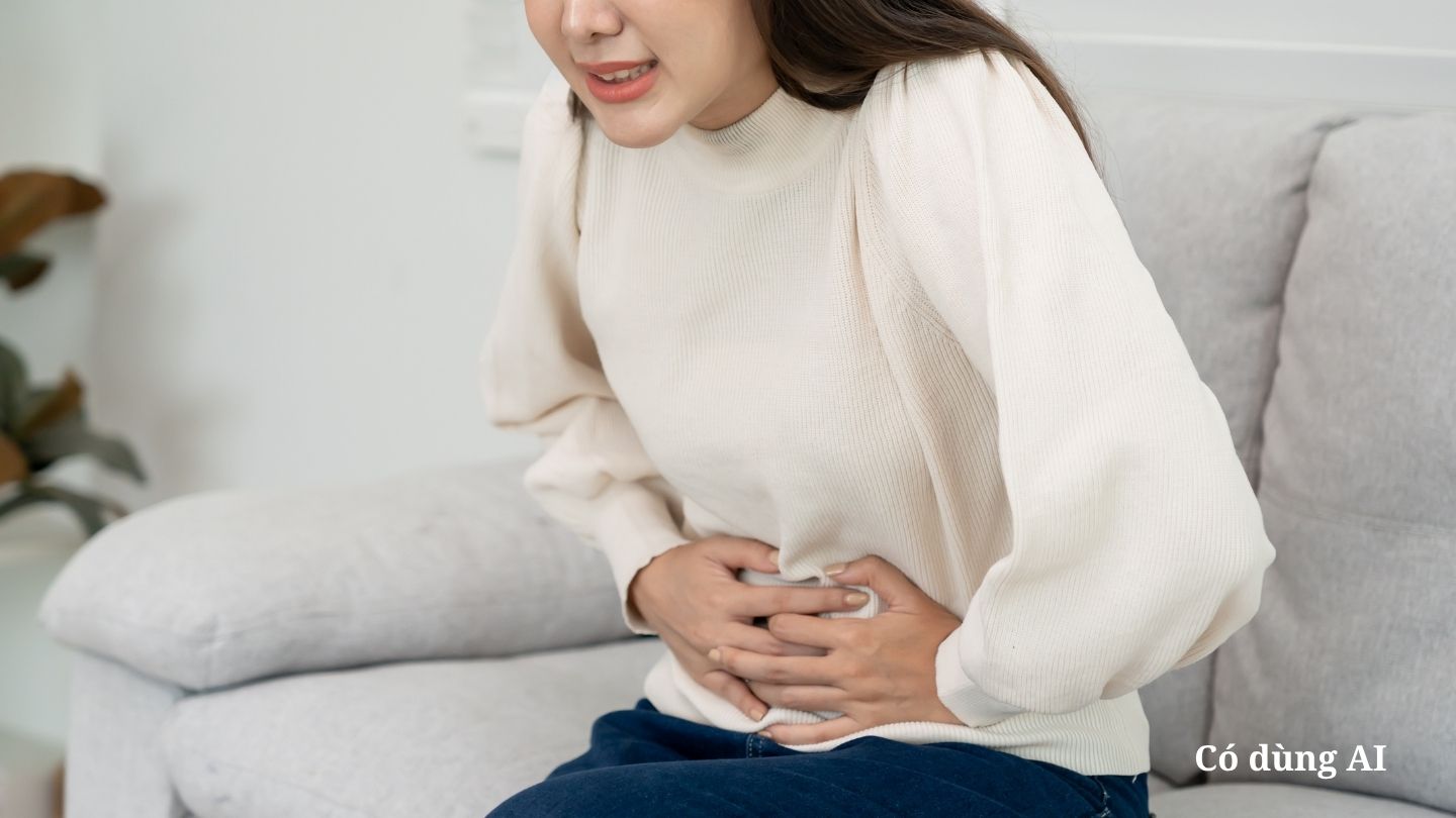 Les douleurs abdominales pendant les règles affectent la vie quotidienne des femmes. Photo AI