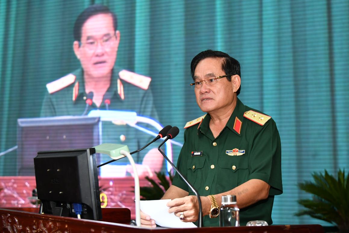 Trung tướng Nguyễn Xuân Dắt - Tư lệnh Quân khu 9 kết luận hội nghị. Ảnh: Quân khu 9 cung cấp