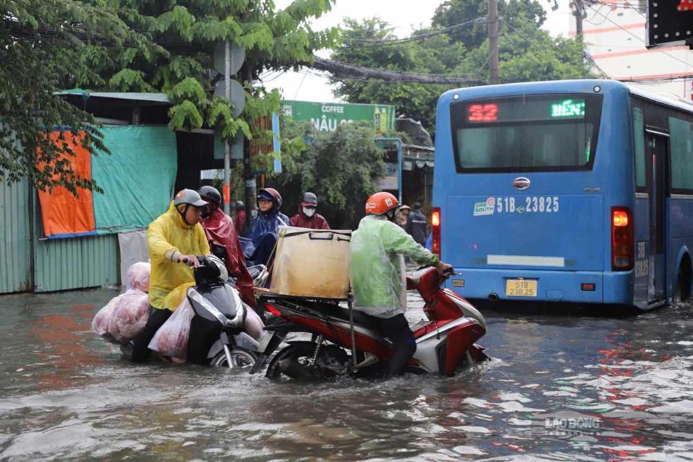 The Southern region maintains thunderstorms. Photo: Minh Tam