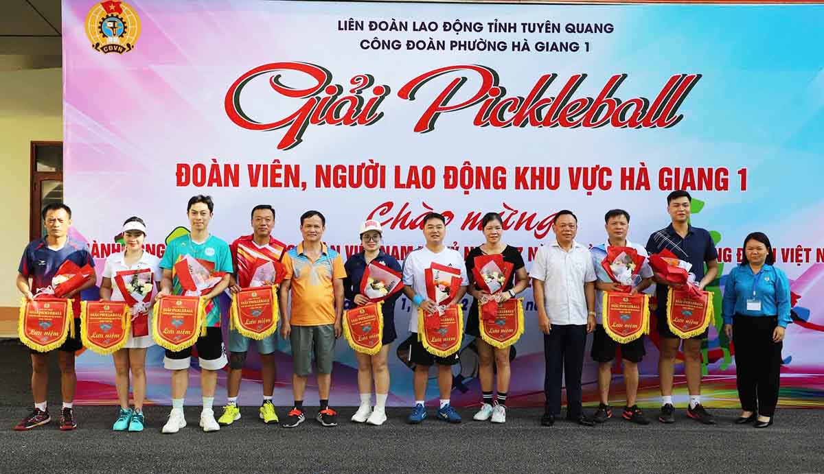 El Sindicato del barrio de Ha Giang 1 organiza con éxito el Torneo de Pickleball para miembros del sindicato y trabajadores en 2026. Foto: Sindicato de Tuyen Quang