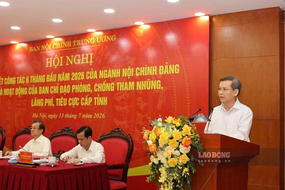 Politburo member, Secretary of the Party Central Committee, Head of the Central Internal Affairs Commission Le Minh Tri requested provincial-level Steering Committees to select a number of typical wasteful cases and incidents to focus on directing handling, creating deterrence and prevention. Photo: Anh Van