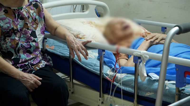 Experts show how to reduce pressure when caring for the elderly