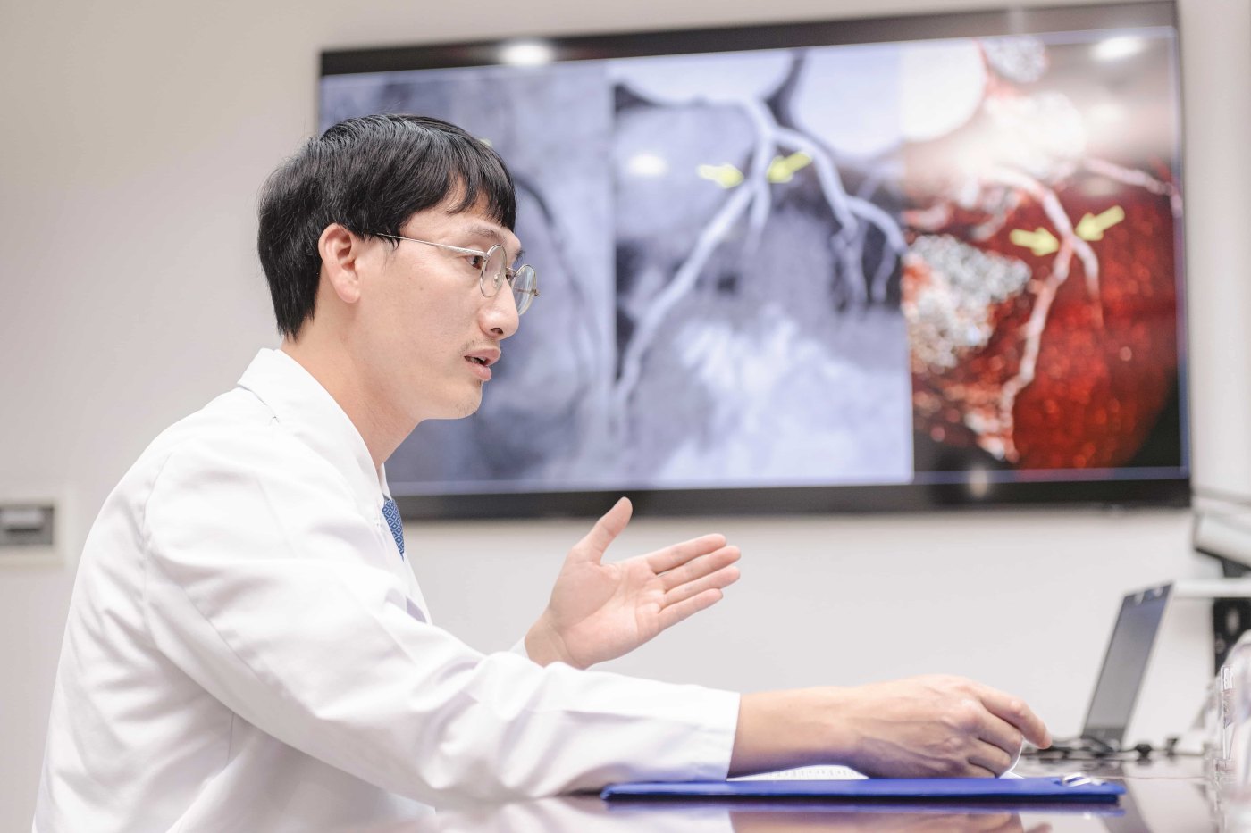 Dr. Doan Duc Dung - Director of the Cardiovascular Center, Vinmec Times City Hospital - "The versatile conductor" in the field of interventional cardiology. Photo: Vinmec