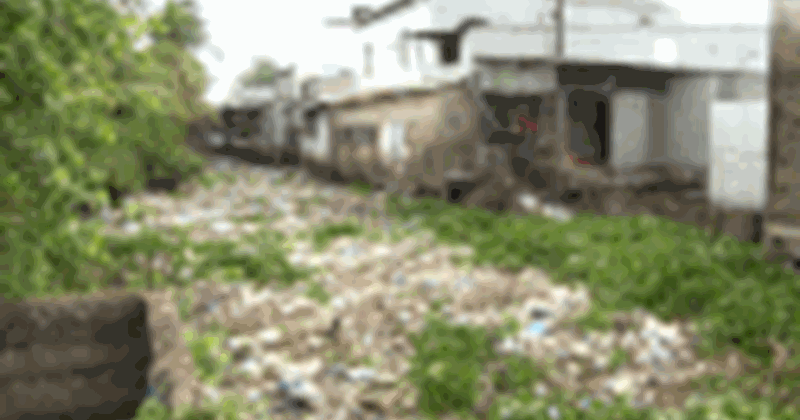 Sẽ lắp camera phạt nguội hành vi vứt rác ra kênh Mương Lộ