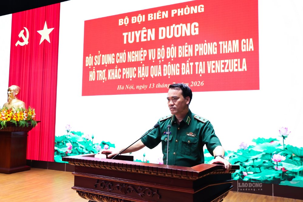 Trung tướng Vũ Trung Kiên - Ủy viên Trung ương Đảng, Ủy viên Quân ủy Trung ương, Tư lệnh BĐBP - phát biểu tại Lễ tuyên dương. Ảnh: Ái Vân