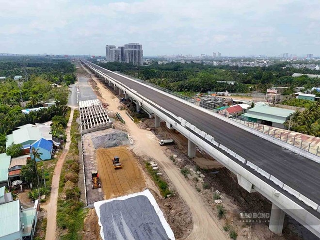 Overpass (elevated road) on Ring Road 3 in the East of Ho Chi Minh City. Photo: Minh Quan