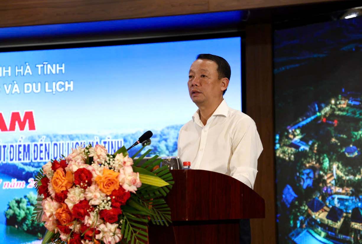 Ông Phan Thiên Định - Chủ tịch UBND tỉnh Hà Tĩnh phát biểu chỉ đạo tại buổi tọa đàm. Ảnh: Sở VHTTDL Hà Tĩnh