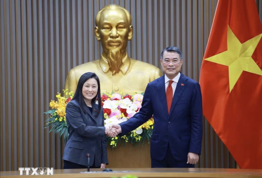 レ・ミン・フン政治局委員、首相が在ベトナム米国大使ジェニファー・ウィックスと会談。写真:TTXVN