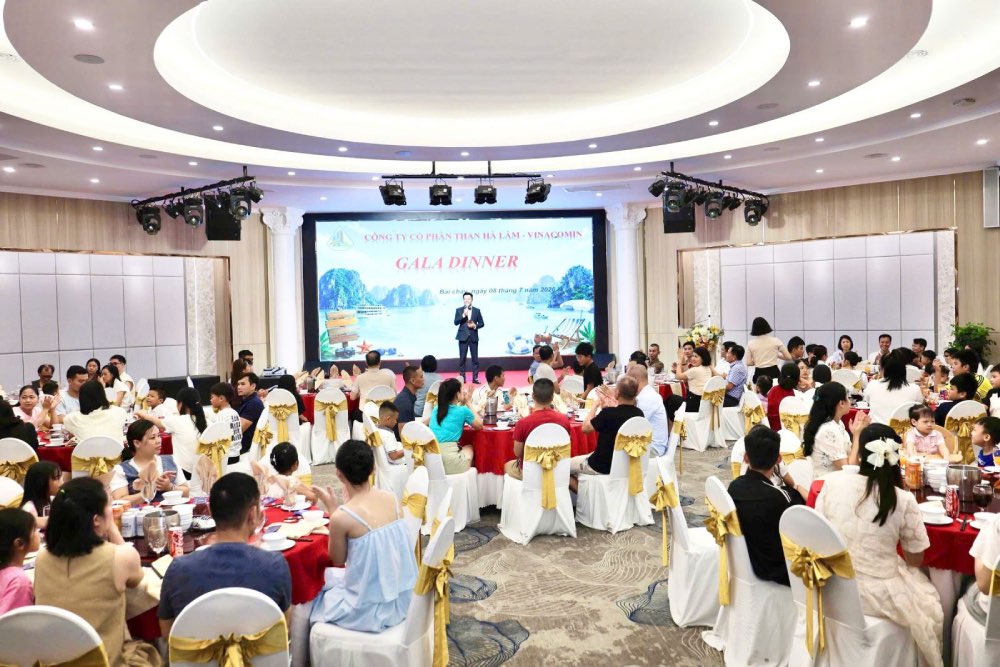 Ha Lam Coal Joint Stock Company organizes sightseeing and vacation for families of excellent coal miners and electromechanical workers in 2026. Photo: TKV Trade Union