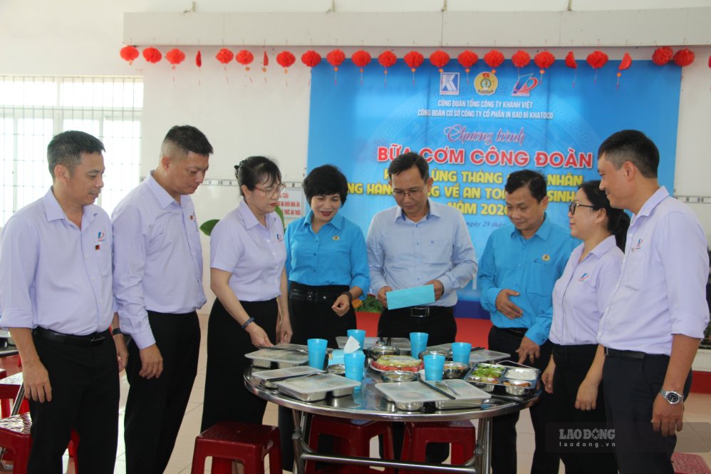 Khanh Hoa will honor 97 typical grassroots Trade Union Presidents - spreading the "leadership" of workers. Photo: Phuong Linh