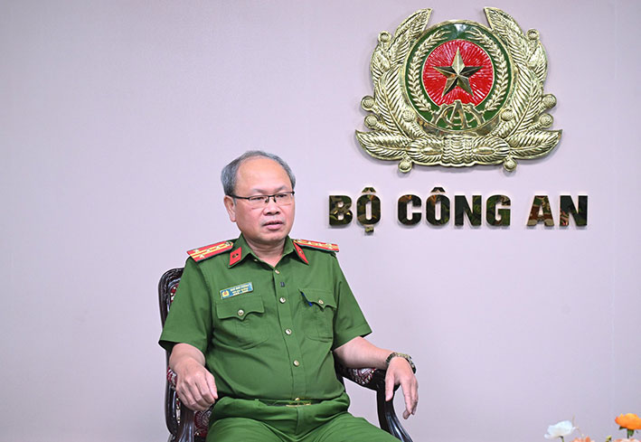 Đại tá Ngô Như Cường chia sẻ thông tin về cư trú. Ảnh: Bộ Công an