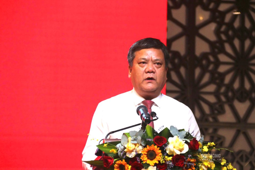 El secretario del Comité Provincial del Partido, Tran Phong, exigió que el jefe considere la responsabilidad como el honor de un funcionario. Foto: Huu Long