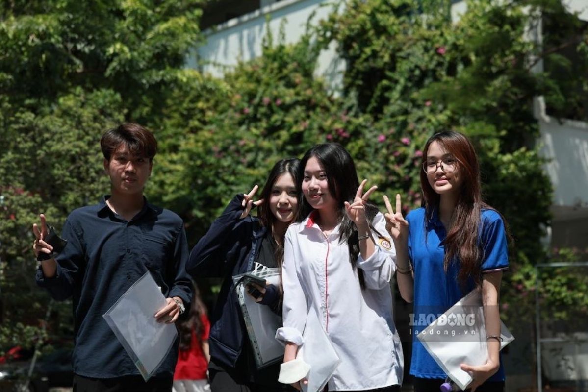 Many schools have set a floor score for receiving applications for admission in the 2026 enrollment. Photo: Hai Nguyen