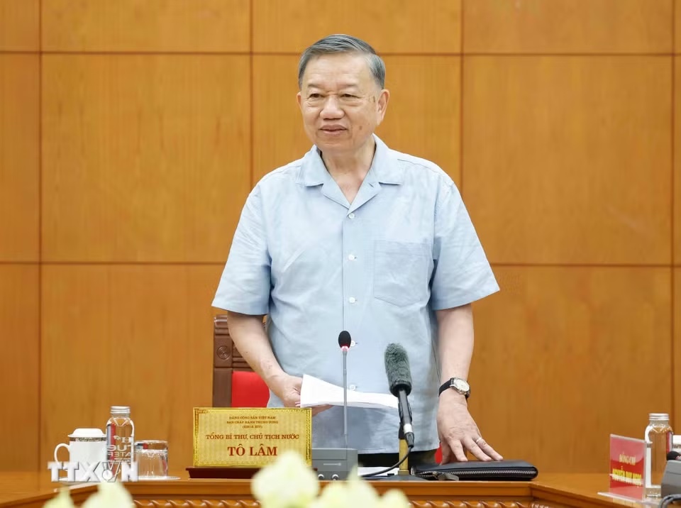 General Secretary and President To Lam delivers directing speech at the working session. Photo: Thong Nhat/VNA