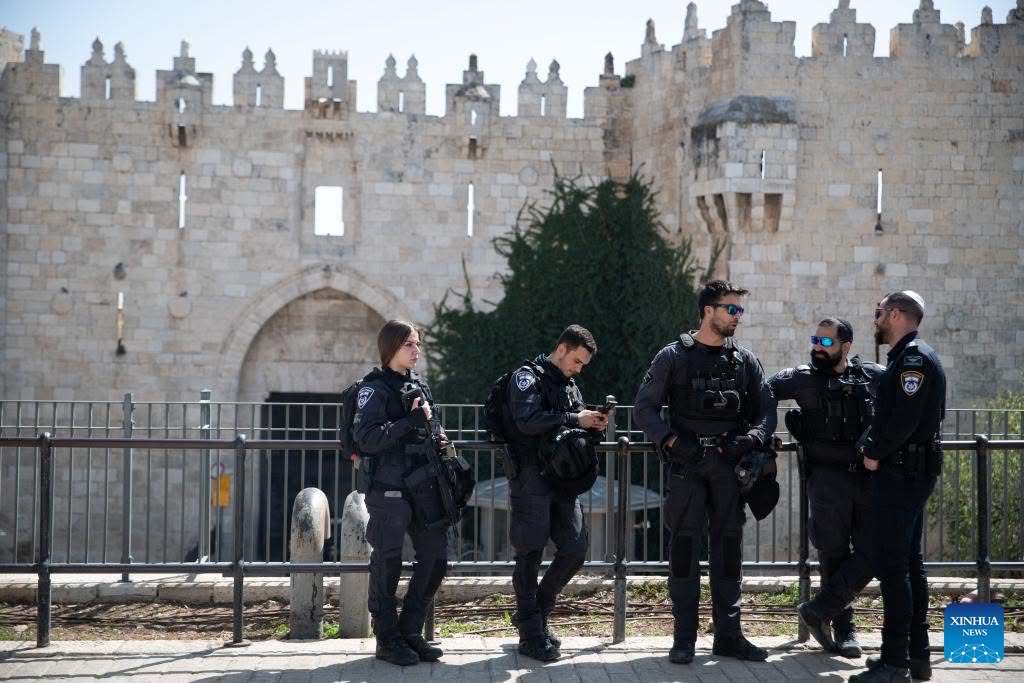 La policía israelí arrestó a un grupo de ciudadanos de este país tras un enfrentamiento ocurrido en la aldea de Kifl Haris, en la zona norte de Cisjordania. Foto: Xinhua