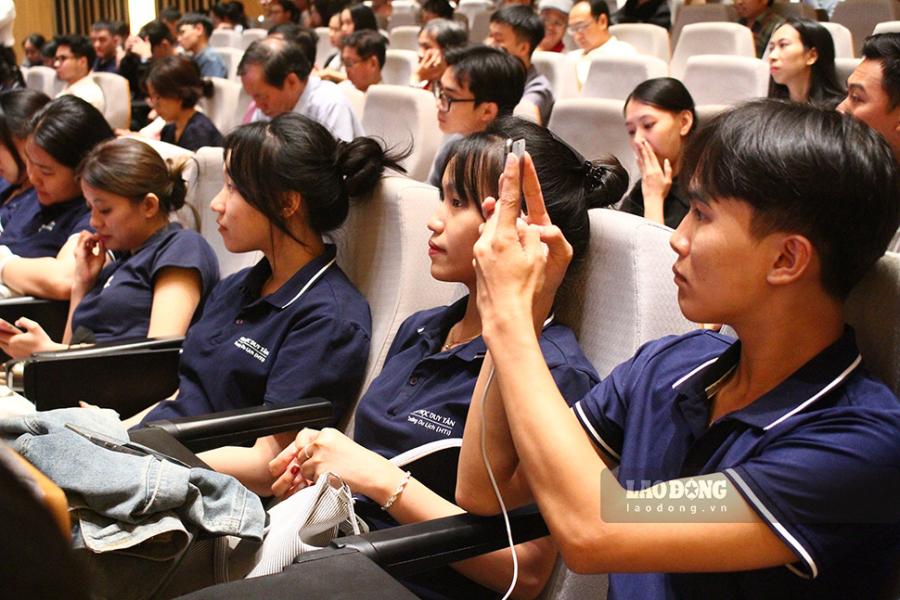 Lễ khởi động AI for Impact 2026 thu hút sự tham dự của đông đảo đại biểu, giảng viên và sinh viên. Ảnh: Thanh Huyền