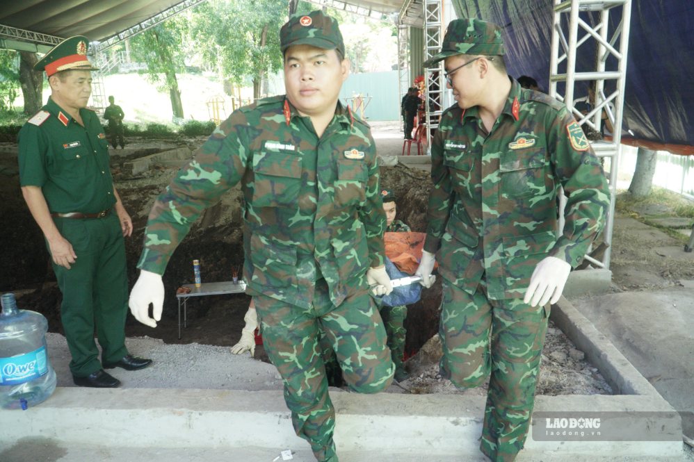 Recogida de 74 restos y un conjunto colectivo en el Parque Lê Thị Riêng. Foto: Anh Tú