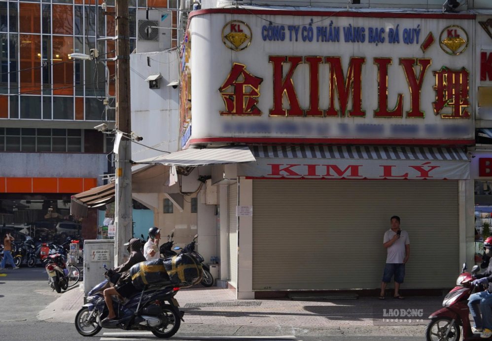 Tiệm vàng Kim Lý, Ngọc Châu Âu cửa đóng then cài sau khi bà chủ bị khởi tố