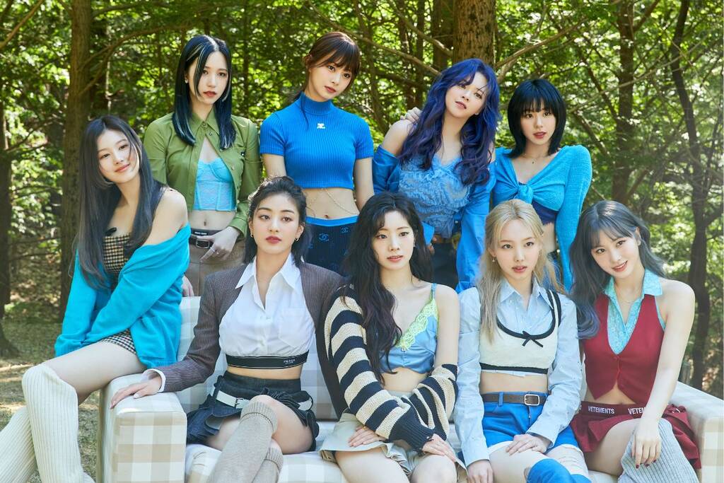 Nhóm TWICE đang đàm phán về hợp đồng với JYP Entertainment. Ảnh Lotte
