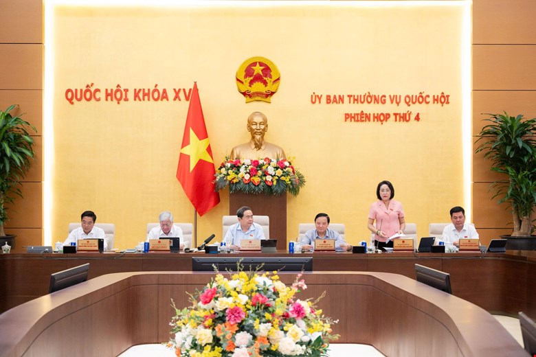 Ủy ban Thường vụ Quốc hội cho ý kiến về dự án Luật sửa đổi, bổ sung một số điều của Luật Xuất bản. Ảnh: Quochoi.vn
