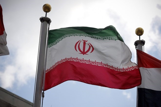 More than 180 parliamentarians in the Iranian Parliament called on the Government and Parliament to take a tough stance against the US move to declare the end of the Memorandum of Understanding (MoU). In the photo: Iranian flag at the United Nations headquarters in New York (USA). Photo: Xinhua