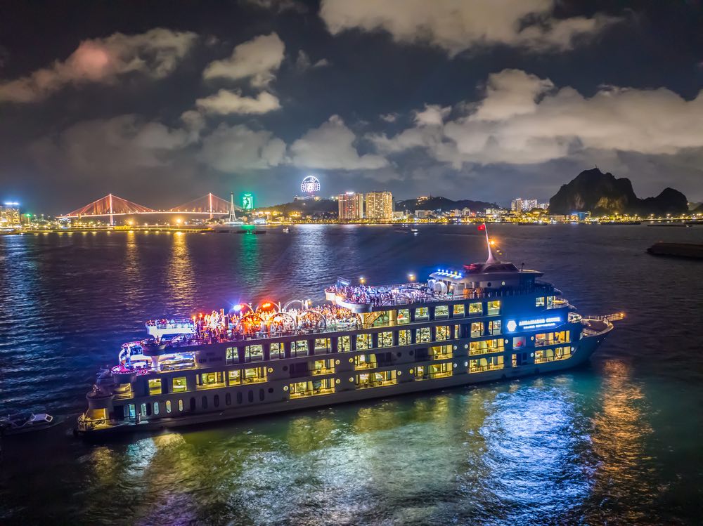 Music show "Love in the Bay" by conductor Dong Quang Vinh promises to bring a new breeze to music tourism in Ha Long Bay. Photo: Organizing Committee of "Love in the Bay