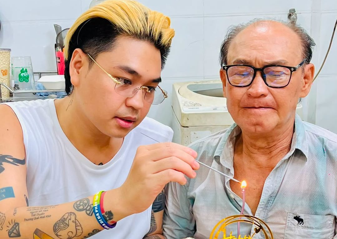 Artist Duy Phuong (right) and his son Duy Phuoc. Photo: Provided by the artist.