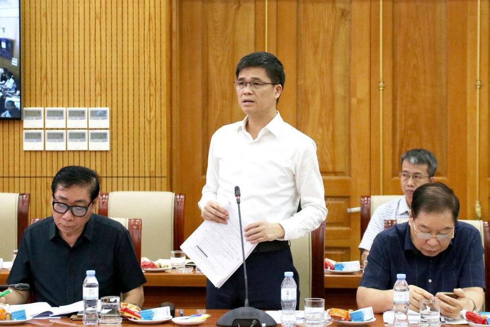 Phó Chủ tịch thường trực Tổng liên đoàn Lao Động Việt Nam Ngọ Duy Hiểu phát biểu tại hội nghị. Ảnh: MTTQ