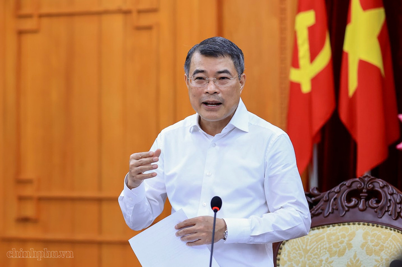 Politburo Member, Prime Minister Le Minh Hung acknowledged and highly appreciated the positive results that Lang Son has achieved in the past time. Photo: VGP/Nhat Bac