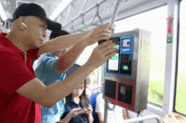 Positive signal after more than 2 weeks of deploying electronic bus tickets in Hanoi