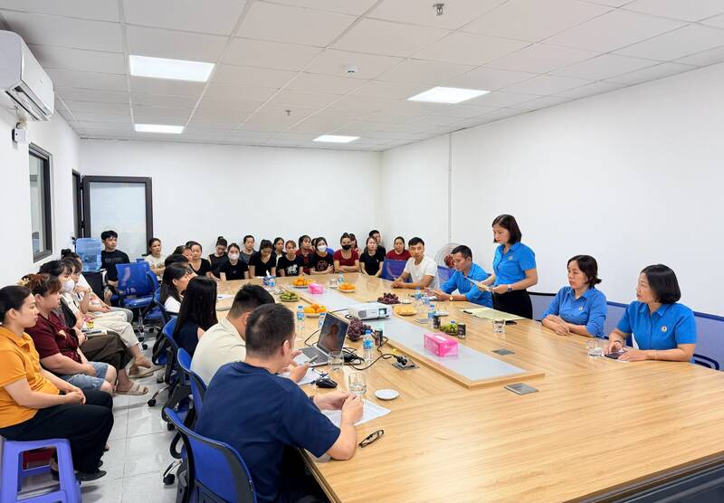 労働者の権利を確保するのに役立つ労働組合支部の設立。写真:タイグエン労働組合