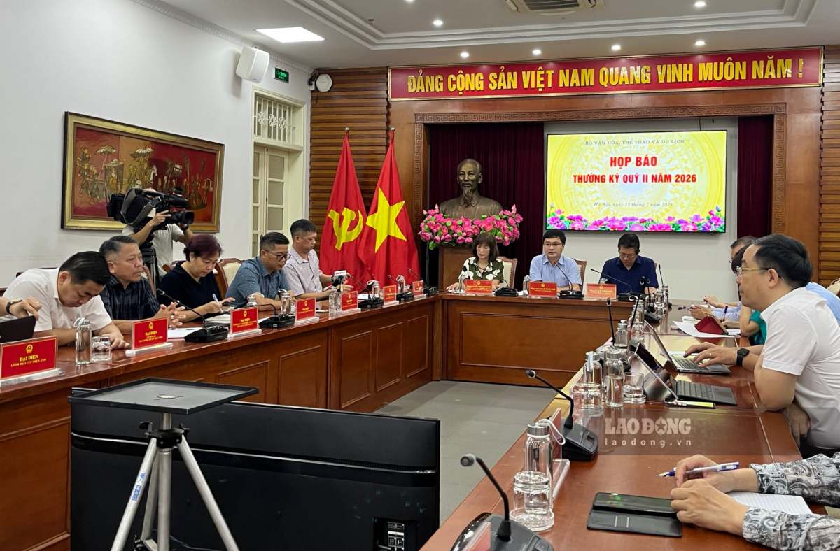 Regular press conference in the second quarter of the Ministry of Culture, Sports and Tourism emphasized the task of industrialization and digital transformation in the last 6 months of the year. Photo: Chi Long
