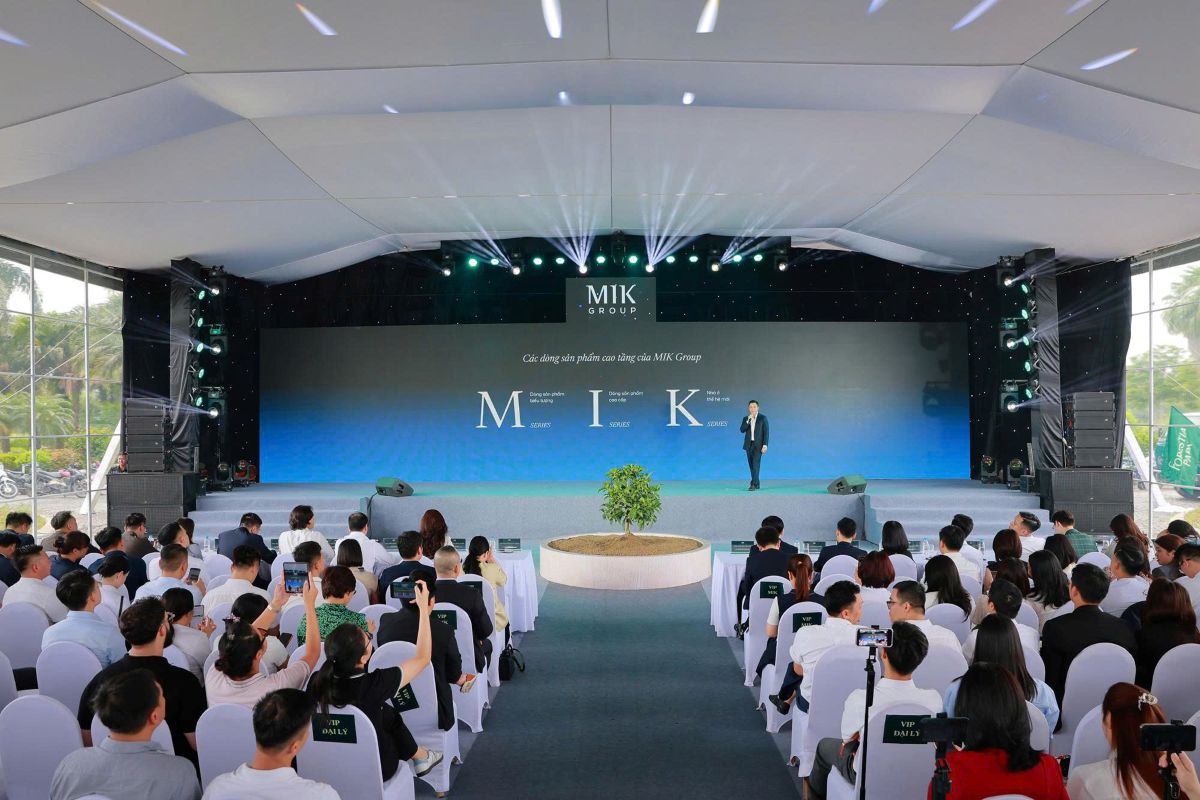 Mr. Nguyen Dung Minh - Deputy General Director of MIK Group shared about the development philosophy and concept of Forestia Park urban area. Photo: MIK Group