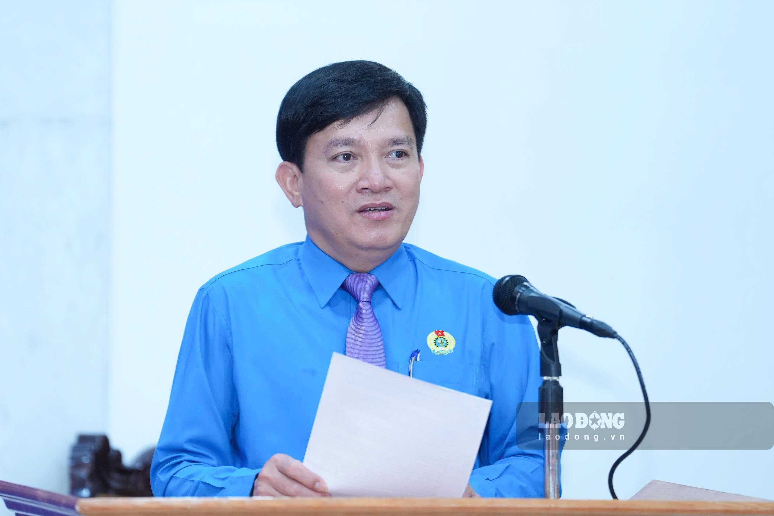 Ông Nguyễn Xuân Hùng - Phó Chủ tịch Tổng Liên đoàn Lao động Việt Nam phát biểu tại Hội nghị. Ảnh: Hữu Chánh.