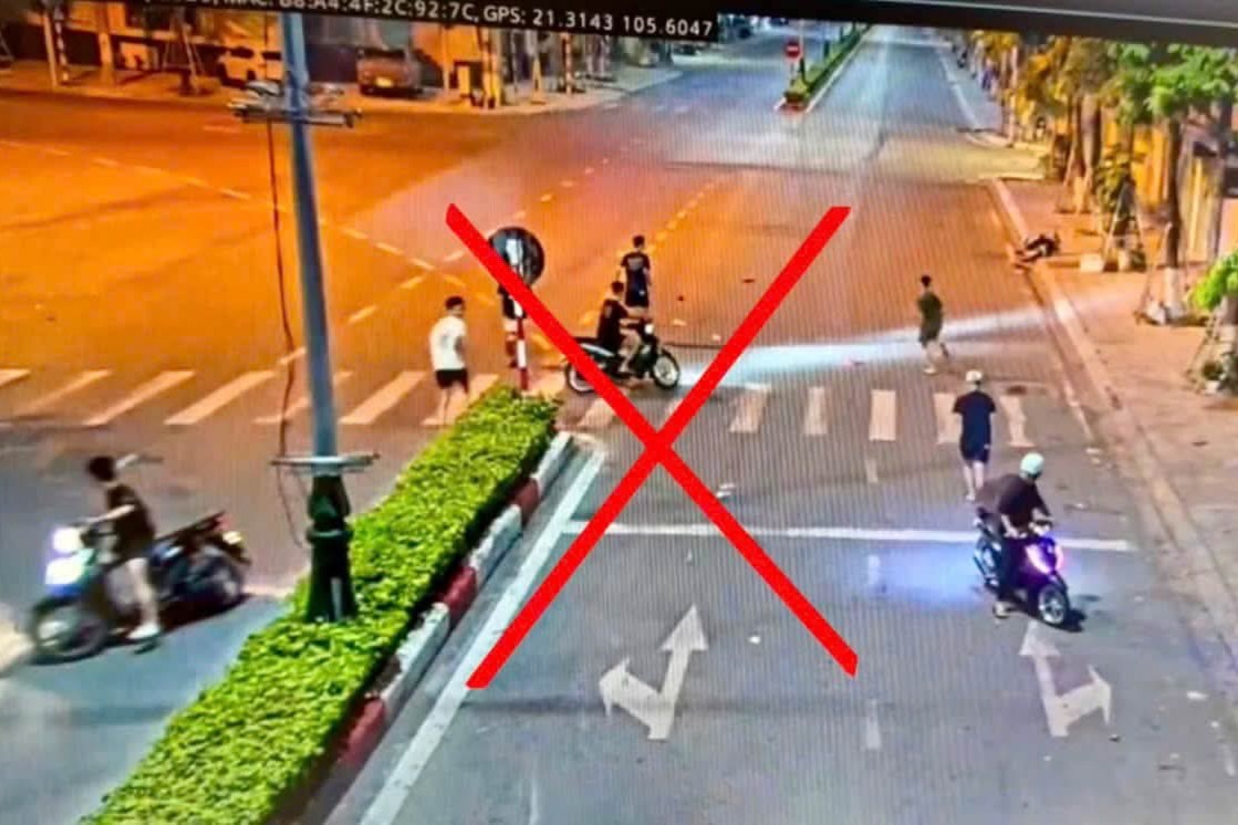 Hình ảnh các thanh thiếu niên rượt đuổi đánh nhau được camera ghi lại. Ảnh: Công an tỉnh Phú Thọ cũng cấp