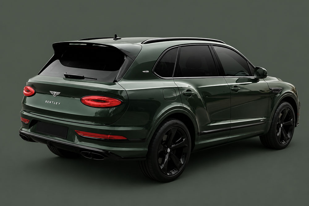 The luxury SUV Bentley Bentayga has a striking dark green exterior when rolled in Vietnam. Graphics: Thanh Vu / AI used