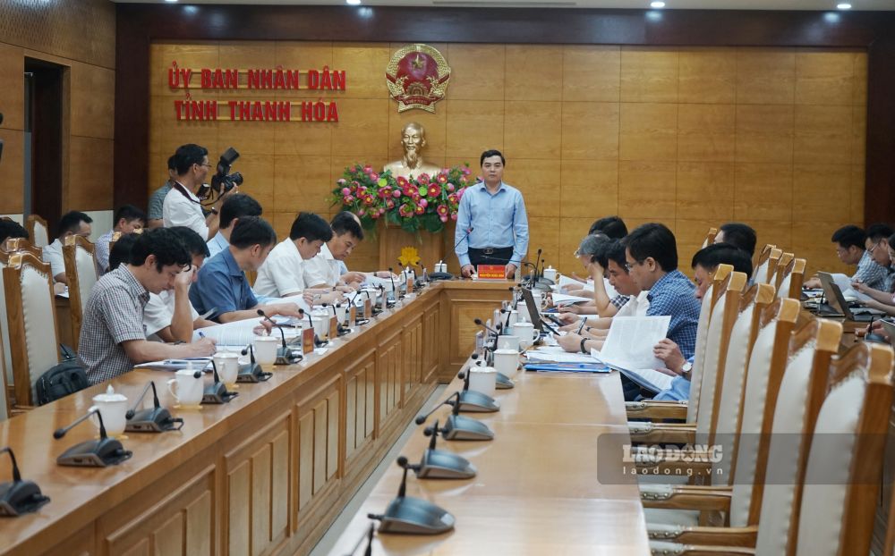 Thanh Hoa Provincial People's Committee organizes a conference to listen to reports on the plan to implement the economic growth scenario for the last 6 months of 2026. Photo: Quach Du