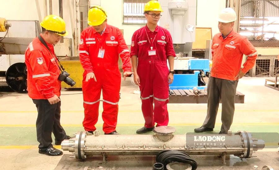 A submarine cable connecting box manufactured by Vietsovpetro workers. Photo: Thanh An