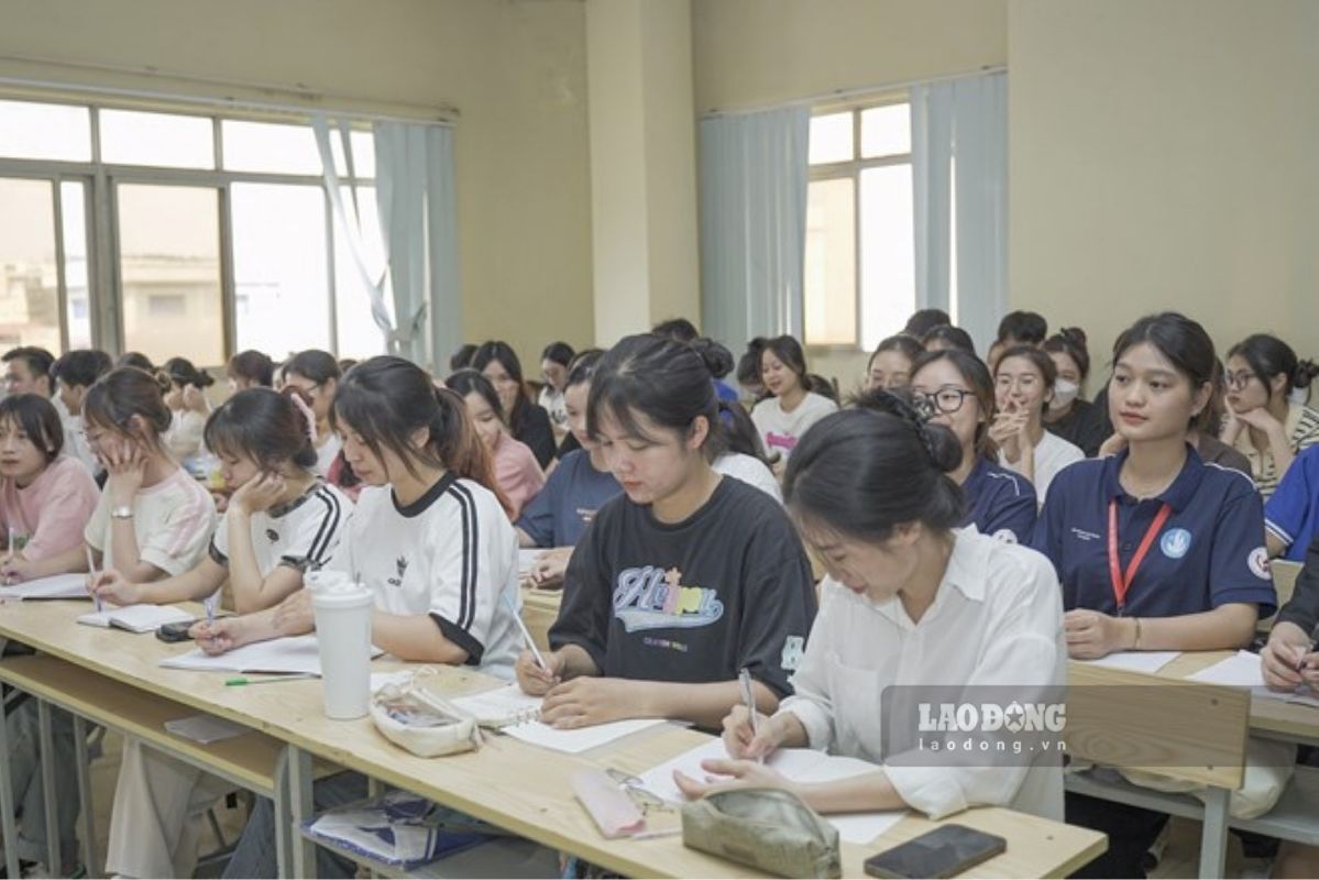 大学、修士、博士レベルのトレーニングプログラムに関する新しい規制は、アウトプット基準、デジタル能力、生涯学習などに関する多くの要件を追加しています。写真:ゴック・ミン