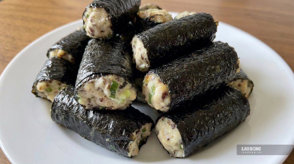 Comment préparer des rouleaux de poitrine de poulet aux algues délicieux et nutritifs pour les journées chargées. Photo: Do Huong