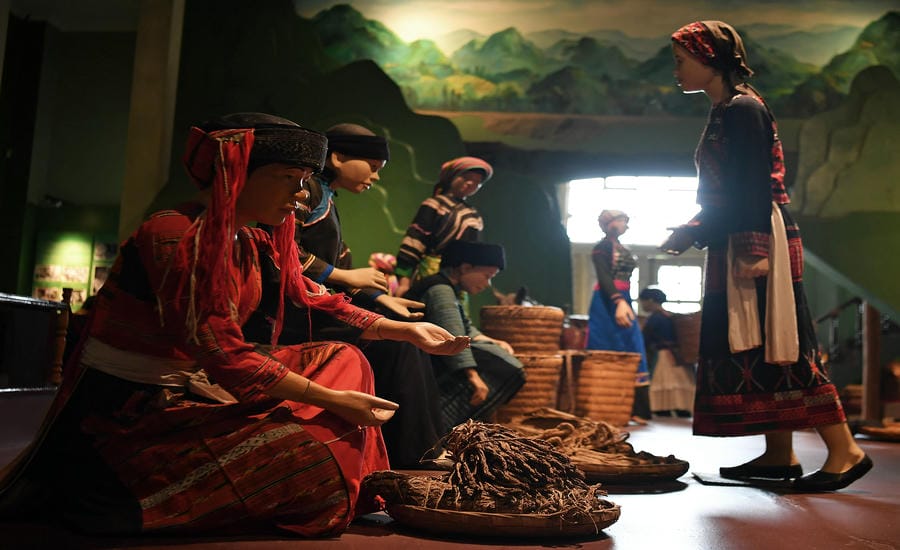 Tái hiện văn hóa chợ vùng cao.
