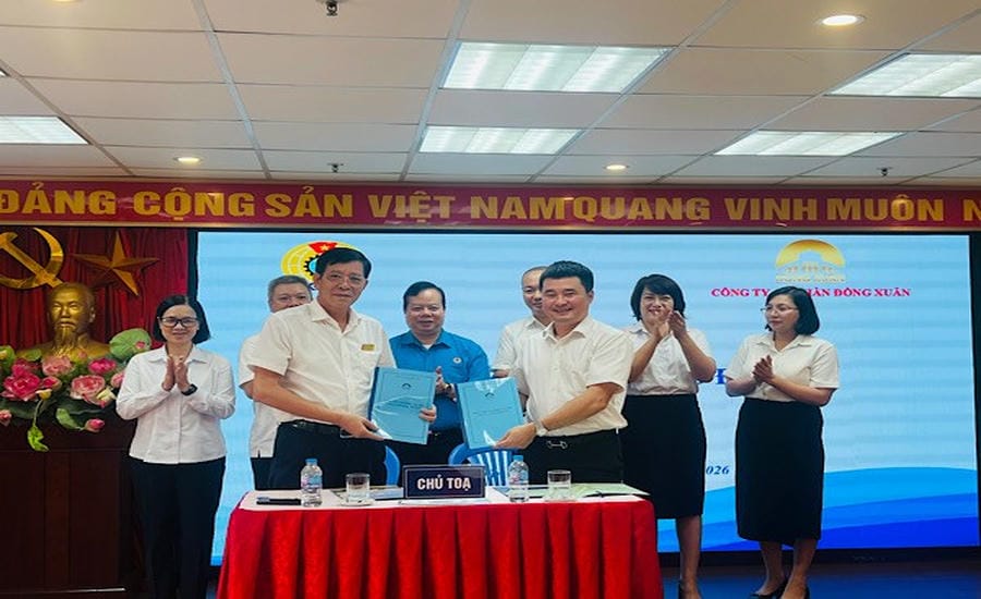 Thỏa ước lao động tập thể của Công ty Cổ phần Đồng Xuân năm 2026 được ký kết tại Hội nghị Người lao động. Ảnh: Kiều Vũ