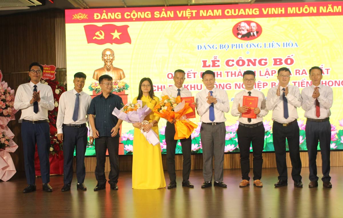 Lễ Công bố thành lập Chi bộ Khu công nghiệp Bắc Tiền Phong, nhiệm kỳ 2025-2030 (phường Liên Hòa, tỉnh Quảng Ninh). Ảnh: Công đoàn phường Quảng Yên