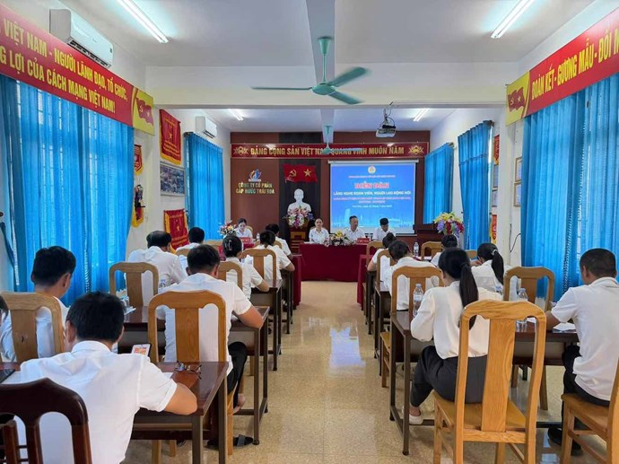 Công ty Cổ phần Cấp nước Thái Hòa đã tổ chức Diễn đàn đối thoại "Lắng nghe đoàn viên, người lao động nói". Ảnh: Công đoàn Nghệ An