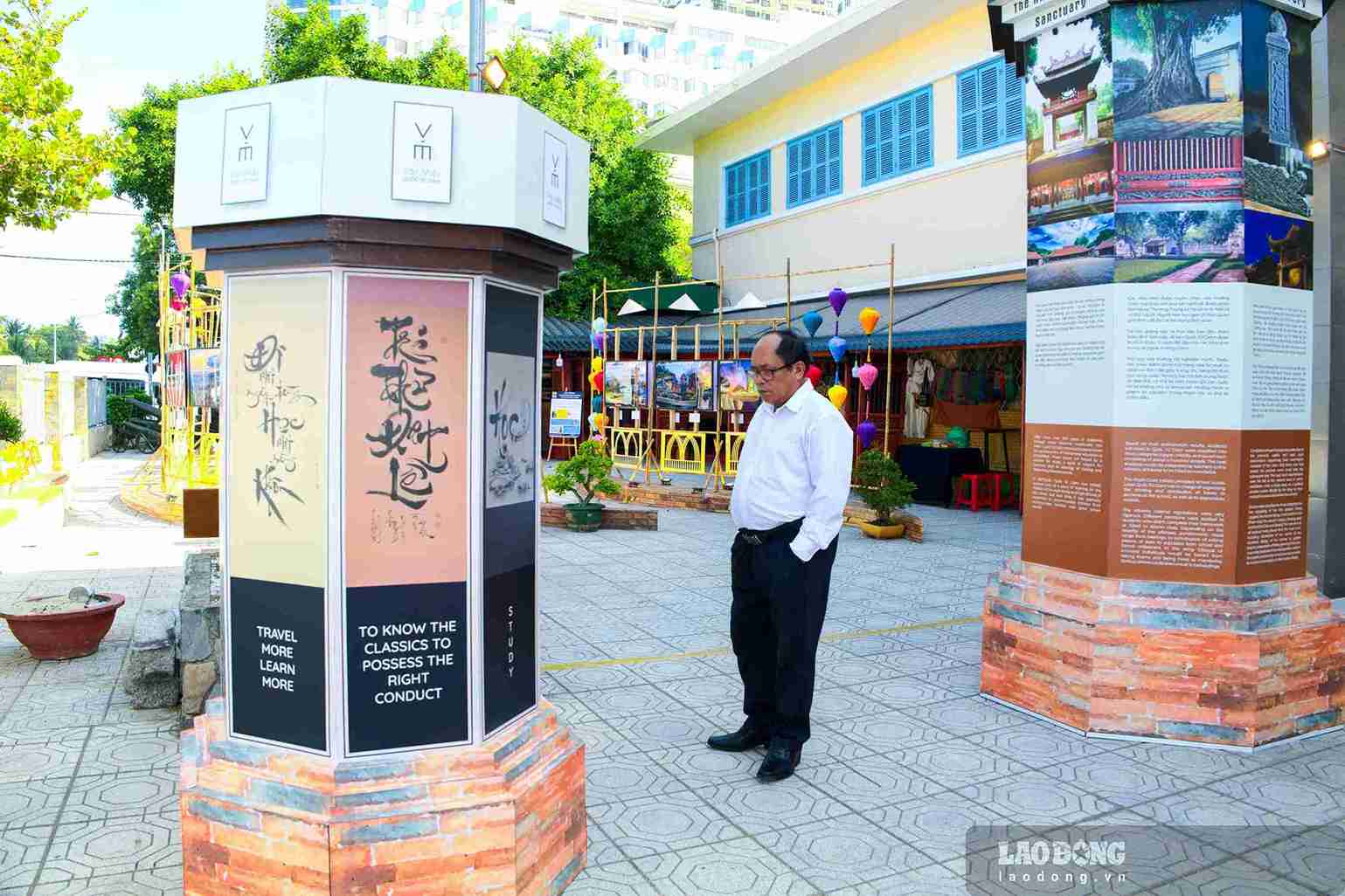 Exhibition "From Van Mieu - Quoc Tu Giam Thang Long to Van Mieu Dien Khanh". Photo: Provided by Khanh Hoa Provincial Museum.