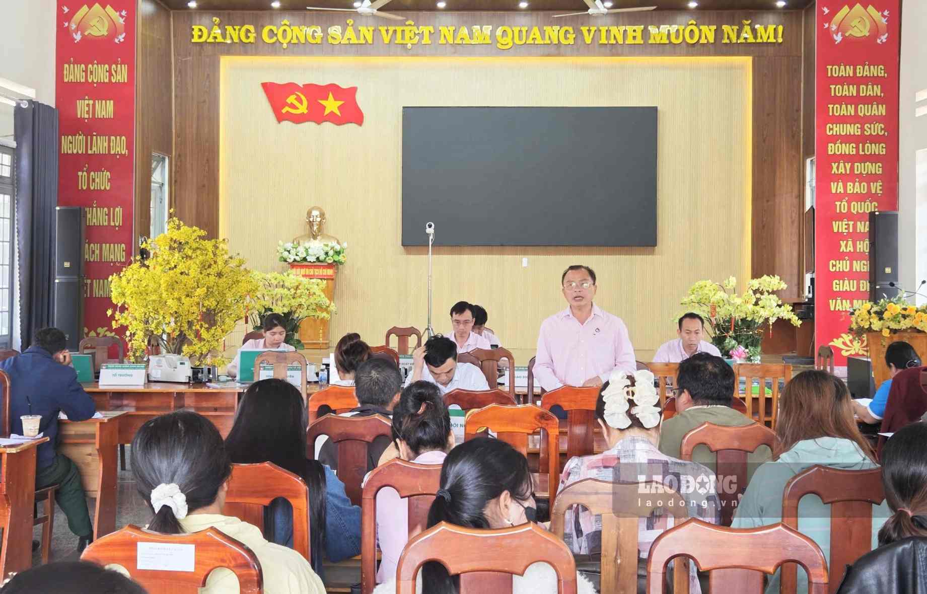 Phòng Giao dịch Ngân hàng chính sách xã hội Bảo Lâm triển khai hoạt động cho vay giảm nghèo tại xã Bảo Lâm 5. Ảnh: Thanh Phương 
