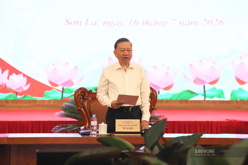 General Secretary and President To Lam just had a working session with the Standing Committee of Son La Provincial Party Committee. Photo: Tran Long